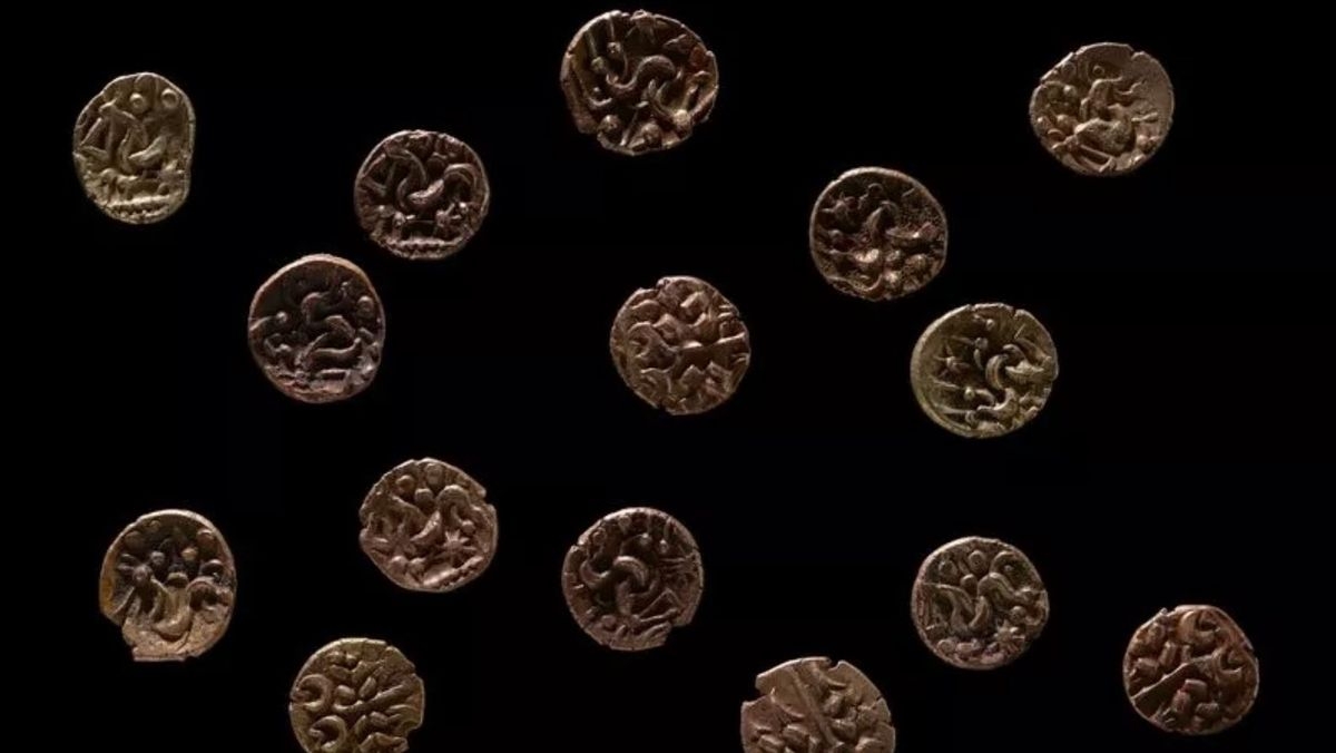 2 000 year old Gold Treasure From Iron Age Tribe Unearthed By Metal Detectorists In Wales Live Science