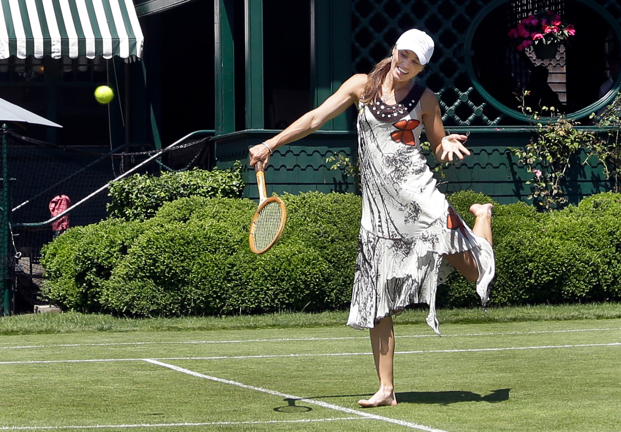 tennis great hingis crossword clue